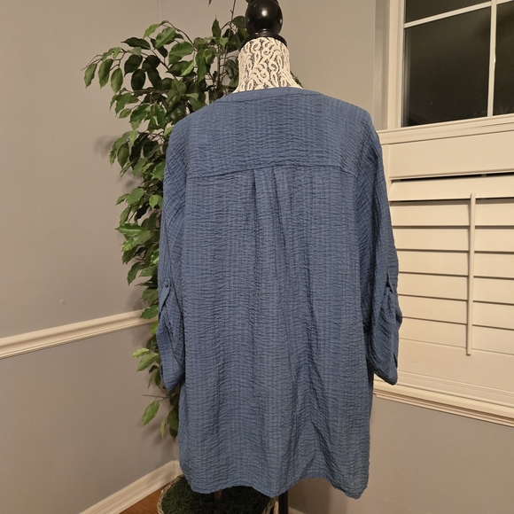 Torrid 3X Blue Gauze V-Neck 3/4 Sleeve Shirt With Pockets - Picture 3 of 5